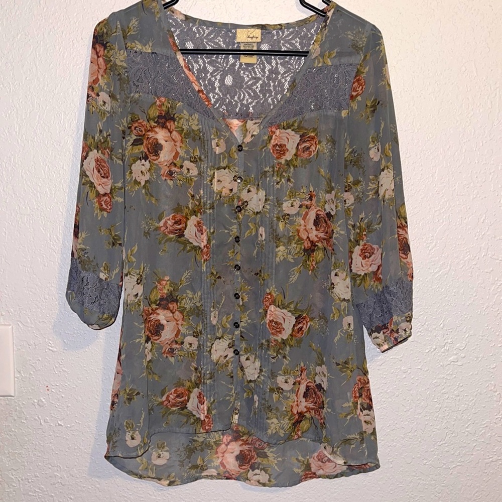 Floral blouse. Size small.